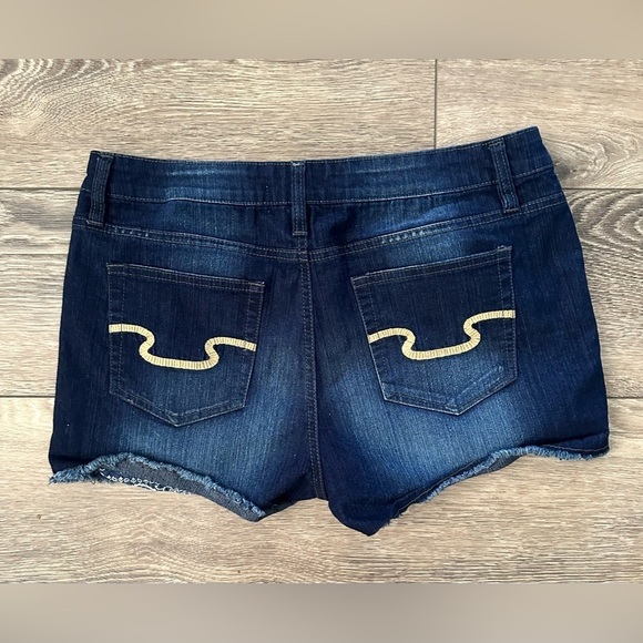 U2B Urban Basics Dark wash Denim Jean Shorts Size 11 Handkerchief Pockets - Picture 5 of 8